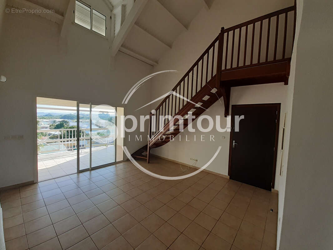 Appartement à BAIE-MAHAULT