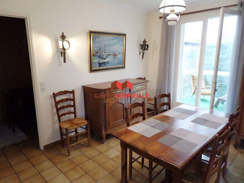 Maison à LA CELLE-SAINT-CLOUD