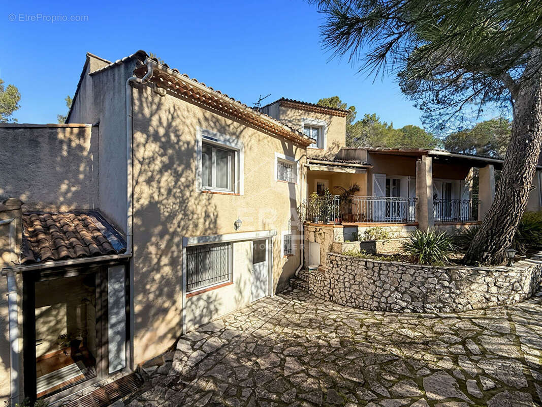 Maison à BOUC-BEL-AIR