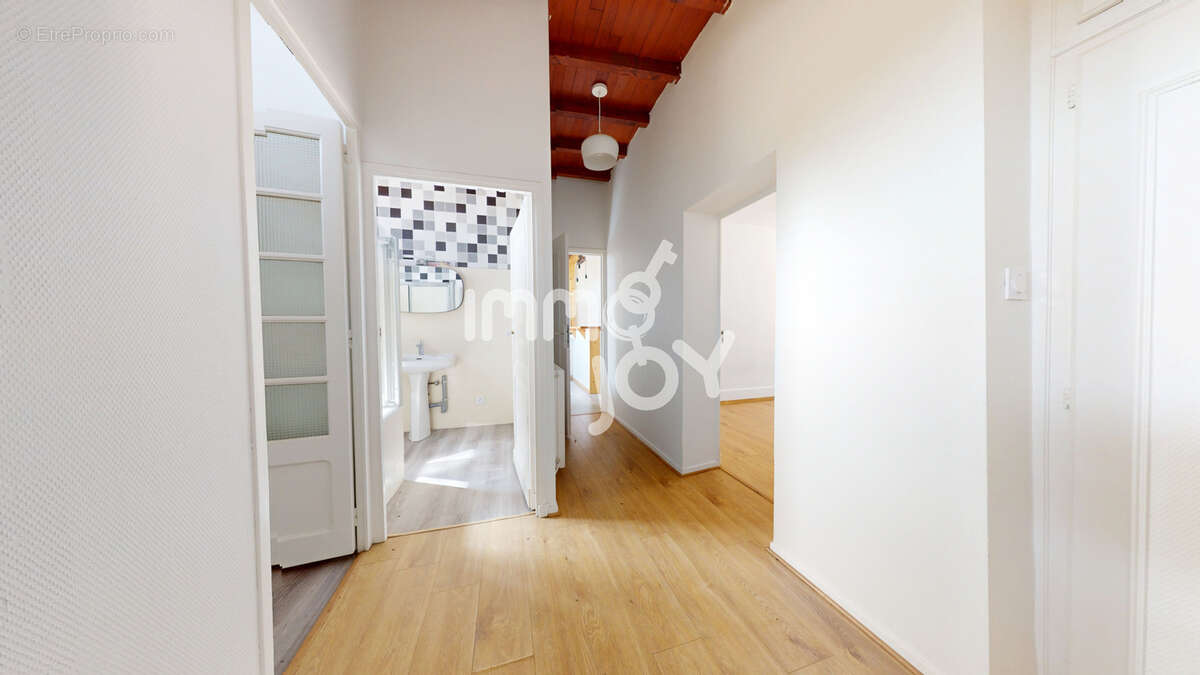Appartement à VENERQUE