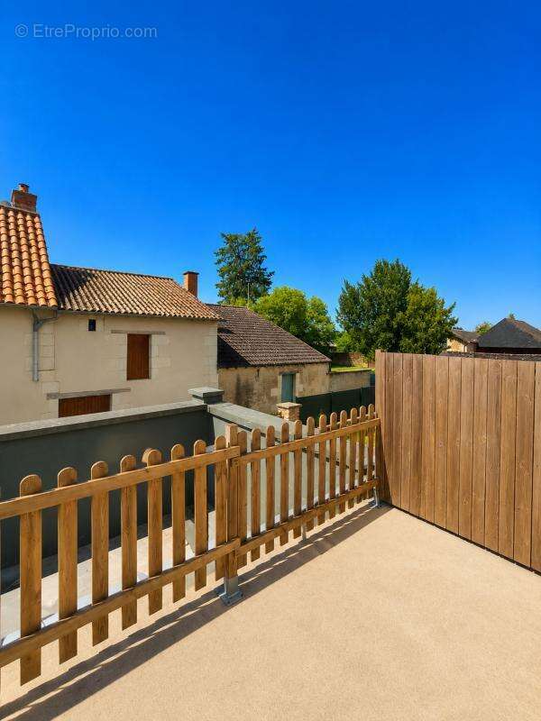 Appartement à LENCLOITRE