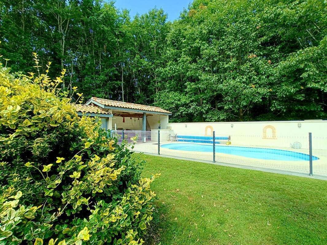 Maison à SAINTE-LIVRADE-SUR-LOT