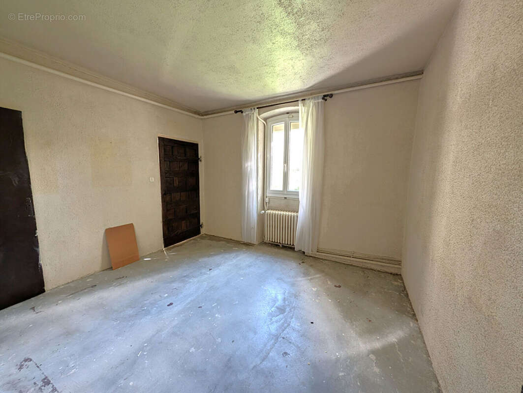 Maison à ESCAMPS