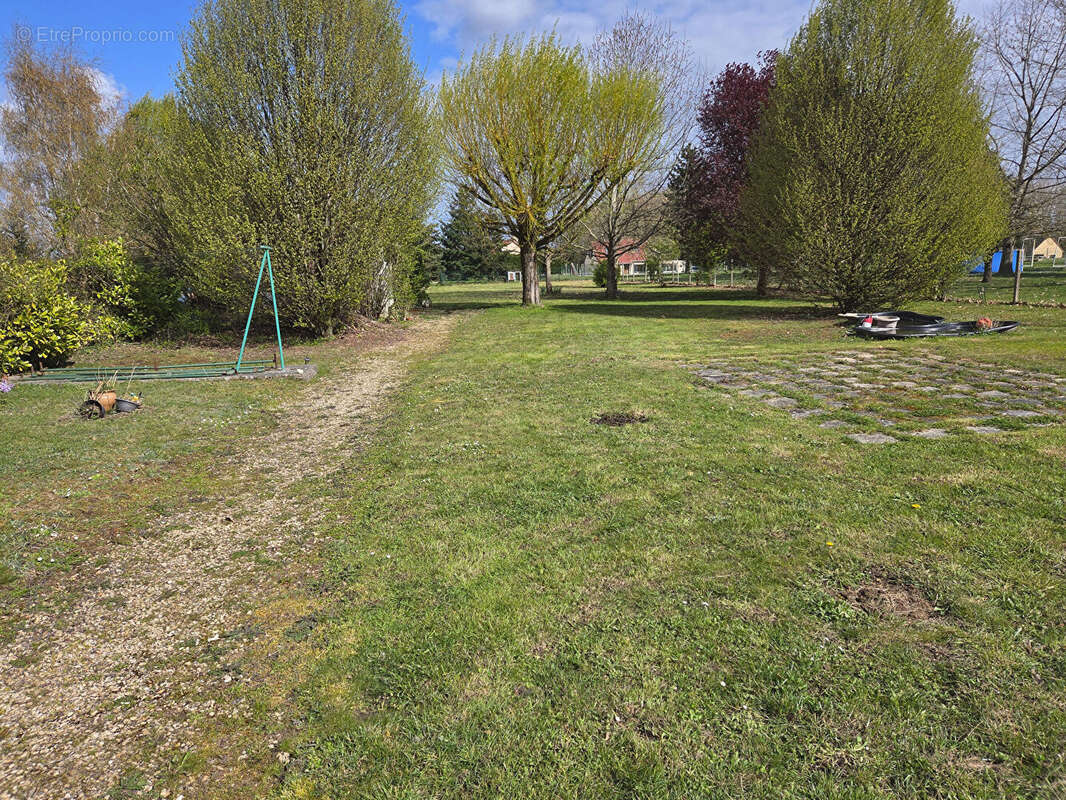 Maison à SURY-PRES-LERE