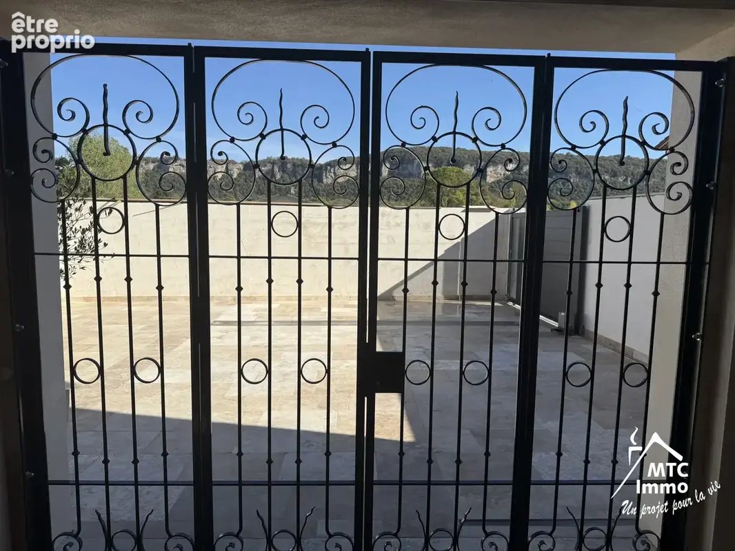 Triplex en pierre 182 m2 type maison de village haut standing 5 chambres piscine - photo 32