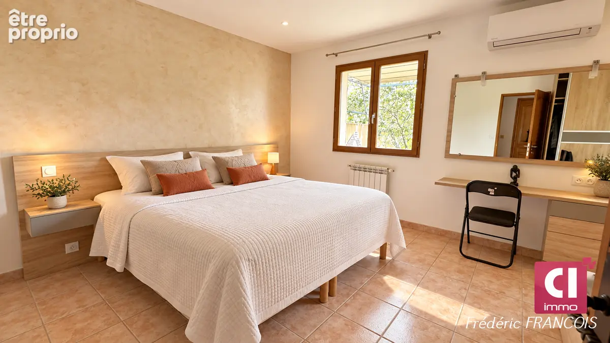 Villa 6 pièces - 169,59 m² - piscine - dépendance - terrain de 1 650 m²  - vue dégagée - photo 10