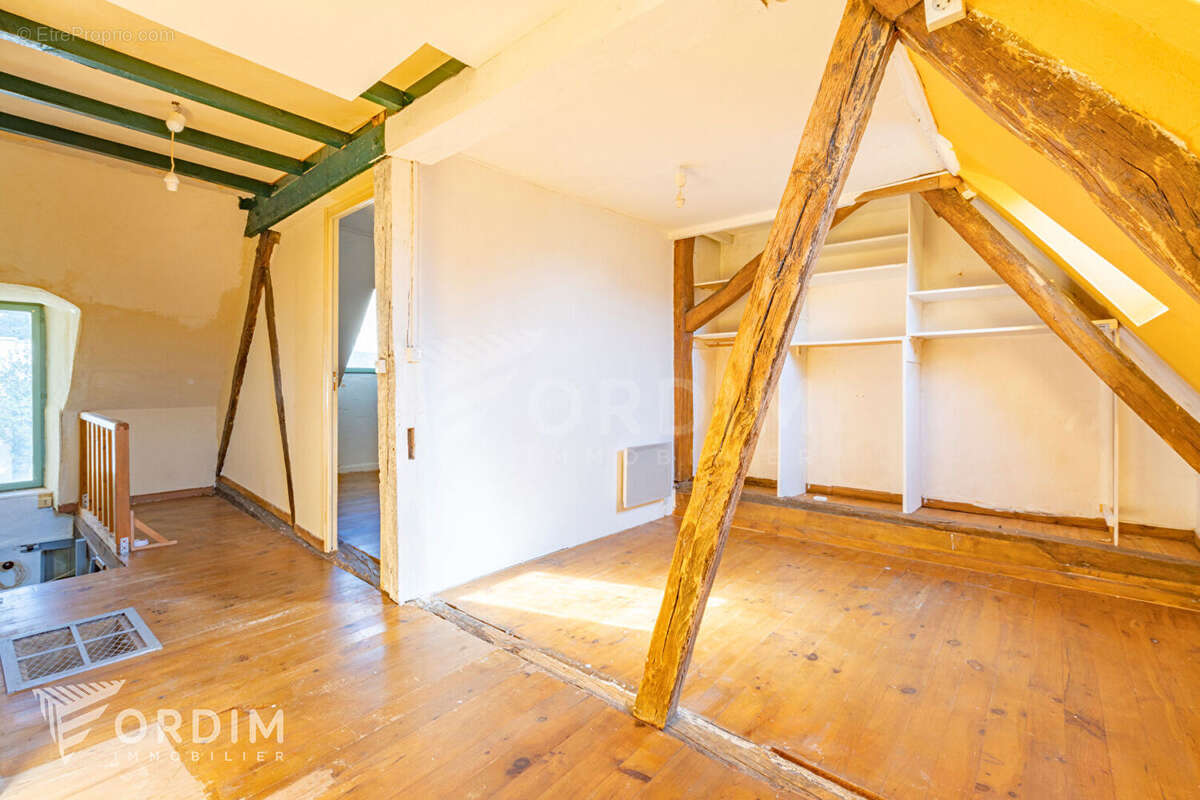 Maison à SAINT-SAUVEUR-EN-PUISAYE