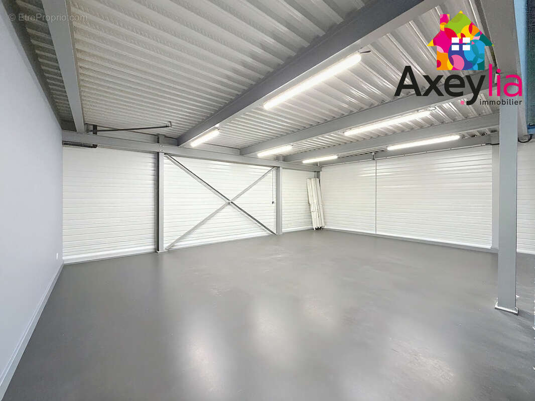 Commerce à LE COTEAU