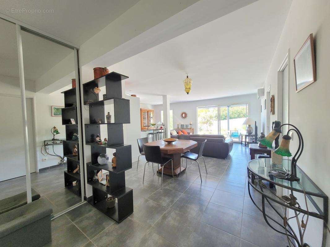 Maison 147 m² à Ensues-La-Redonne  - photo 7