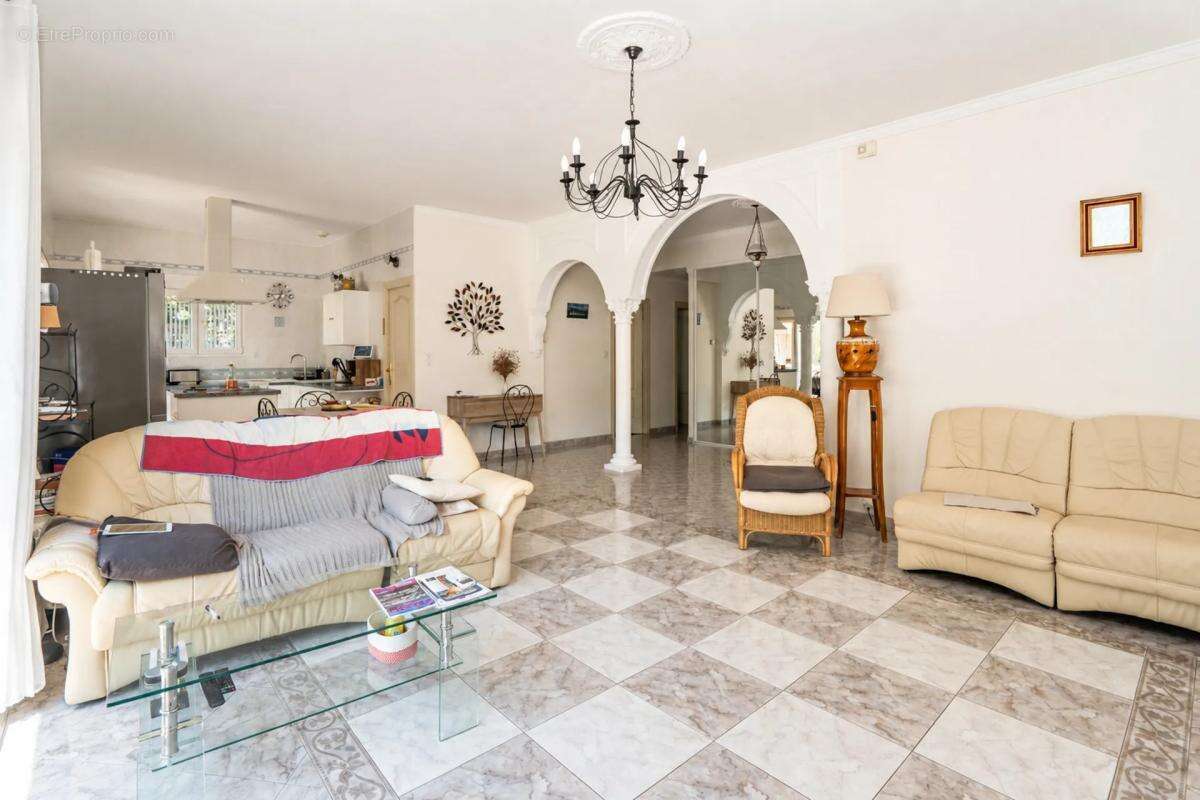 Villa plain pied 4 pièces - 116 m² - Candillargues - photo 4