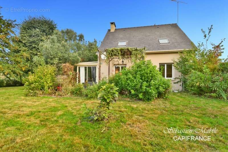 Maison à ROZ-SUR-COUESNON