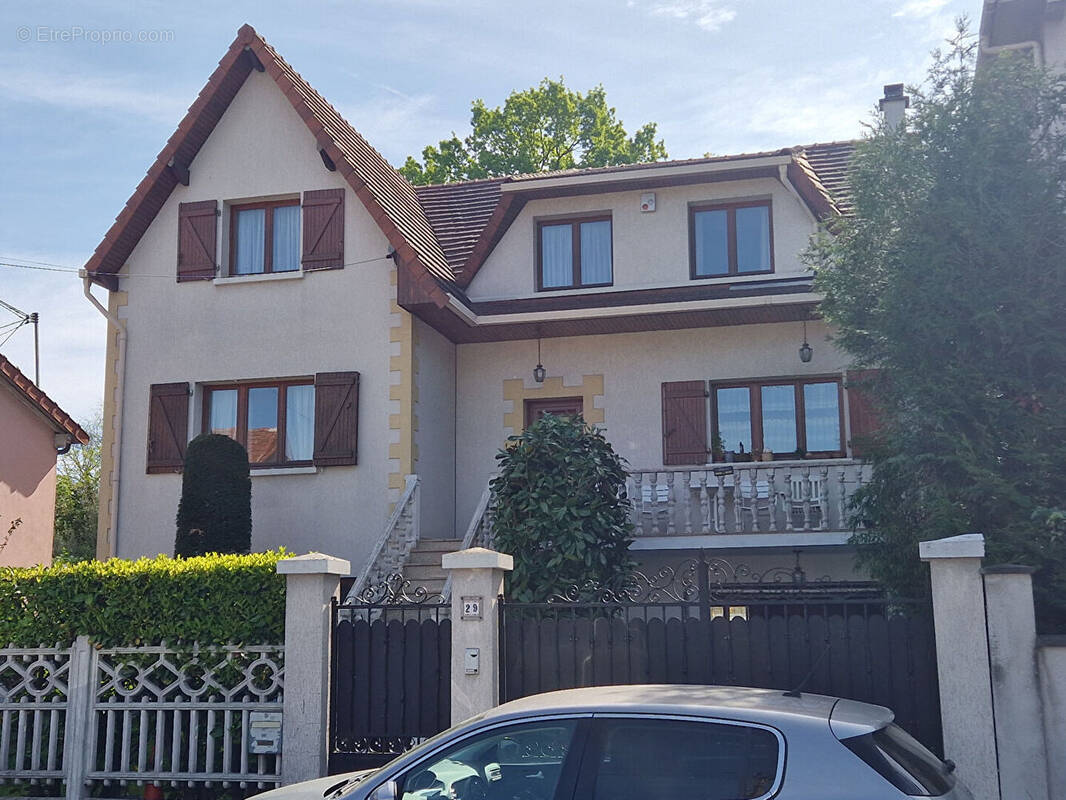 Maison à LIVRY-GARGAN