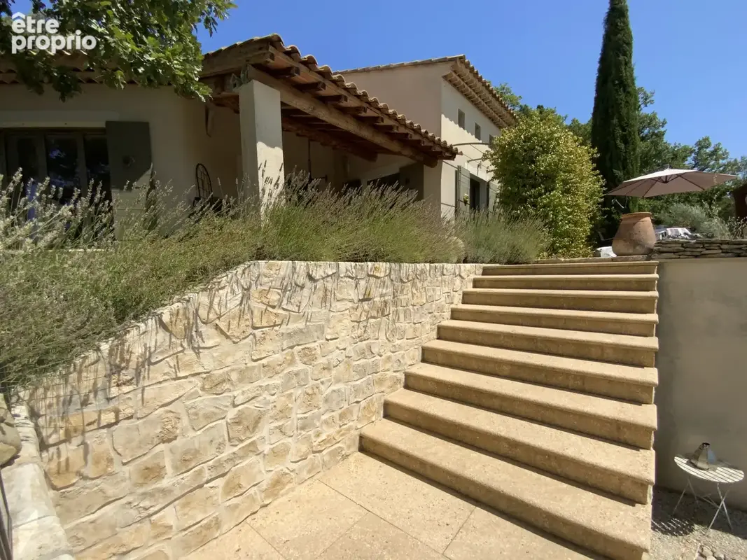 Villa d'architecte en position dominante de plain pied et sa vue panoramique. - photo 26