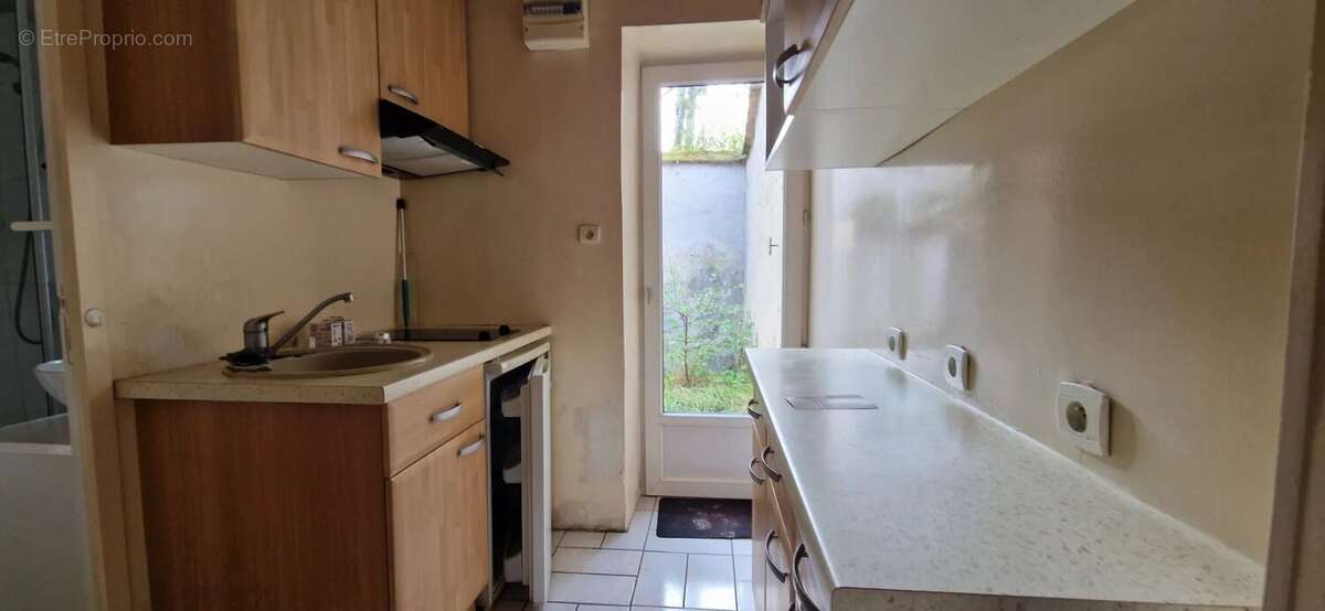 Appartement à VENEUX-LES-SABLONS