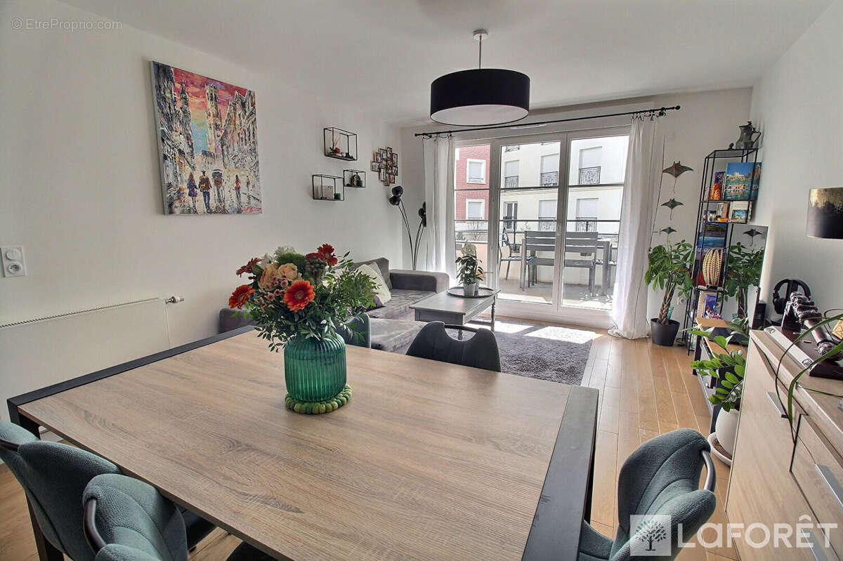 Appartement à LA GARENNE-COLOMBES