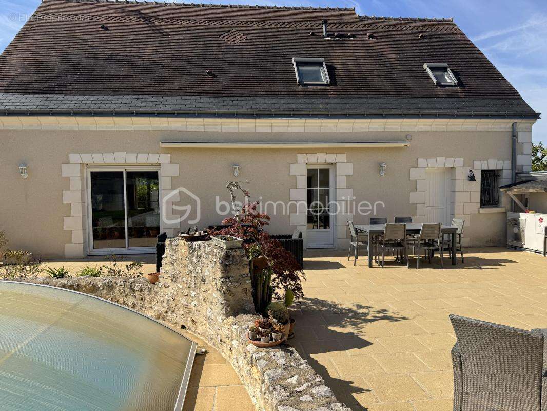 Maison à SAINT-ANTOINE-DU-ROCHER