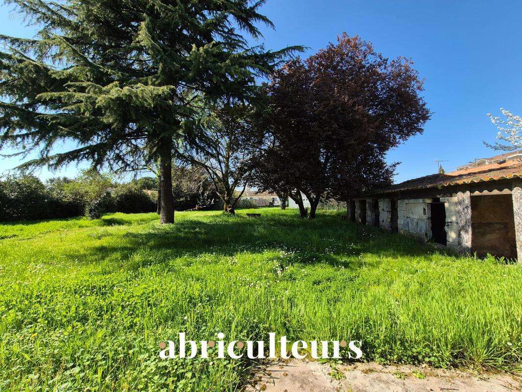 Maison familiale dans un quartier calme à la vente à Cognac (16100) - photo 11