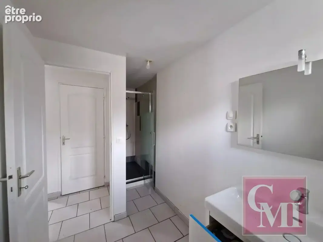 Appartement de plain-pied avec jardinet privatif ! - photo 6