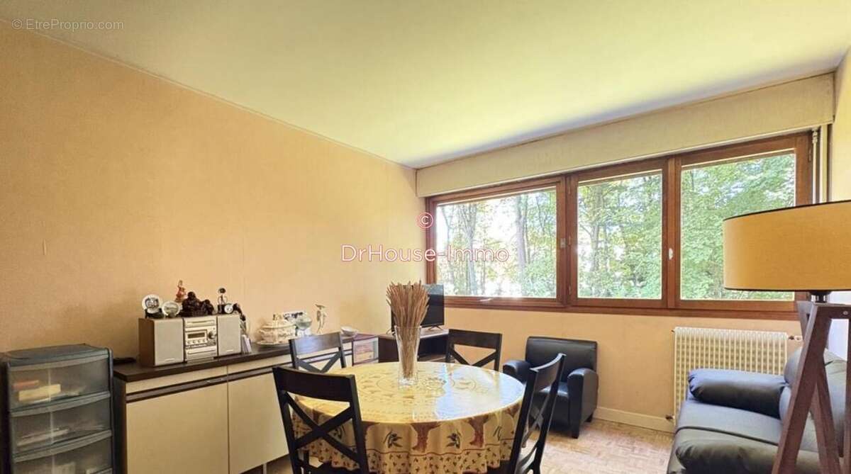Appartement à VAUX-LE-PENIL