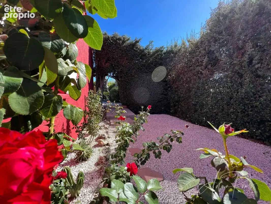 Dpt Var (83), à vendre HYERES Villa sans vis à vis- 1000m² de terrain - 3 chambres  - piscine - jardin - GARAGE - photo 81