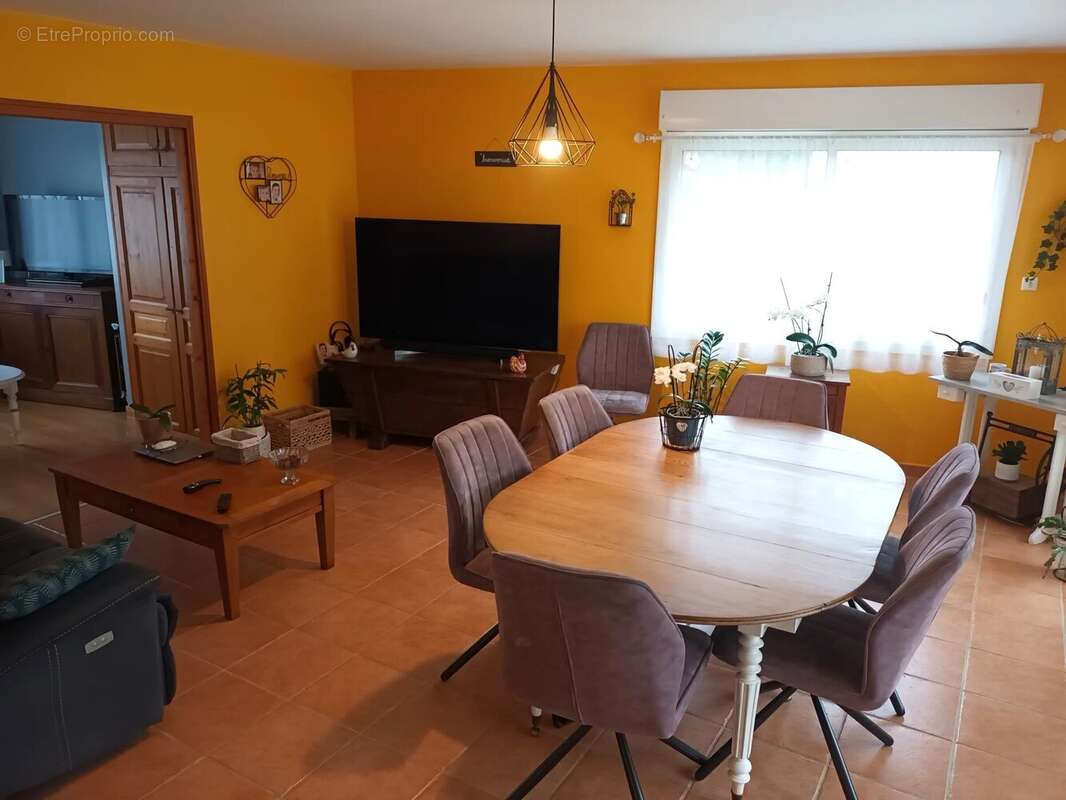 Appartement à MONTCEAU-LES-MINES
