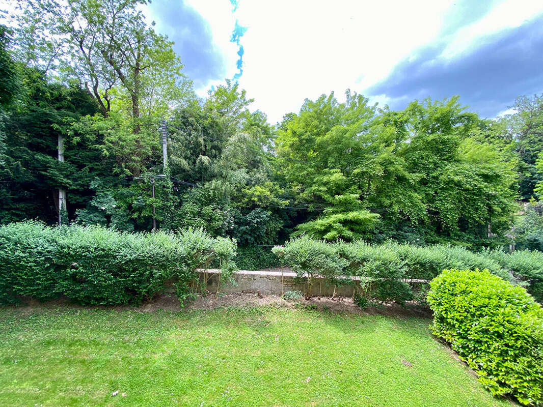 Appartement à COLLONGES-AU-MONT-D&#039;OR