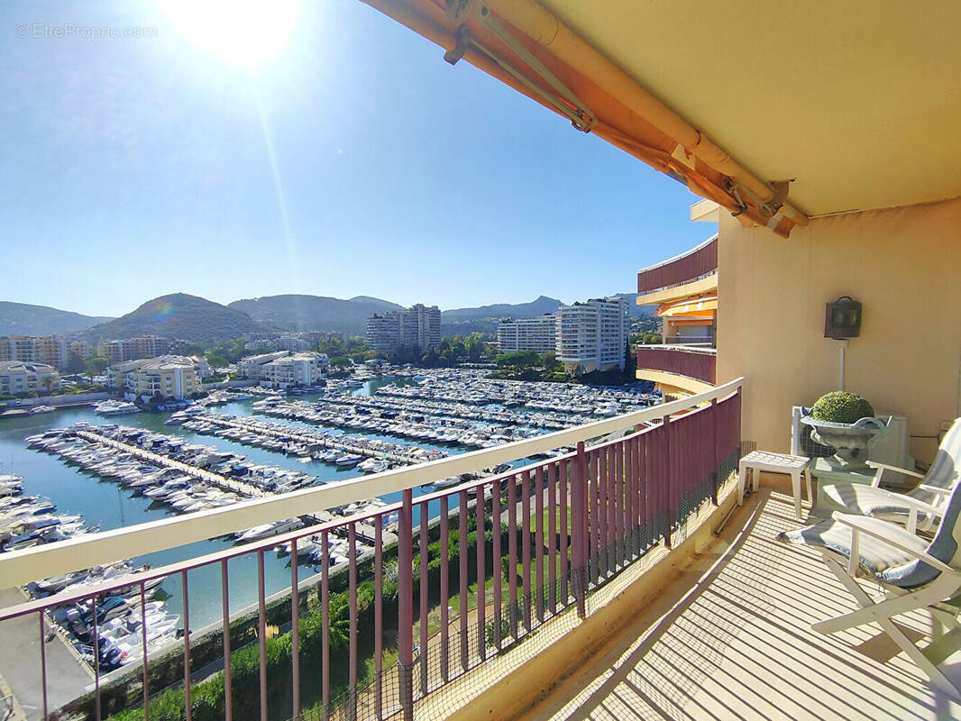 Appartement à MANDELIEU-LA-NAPOULE