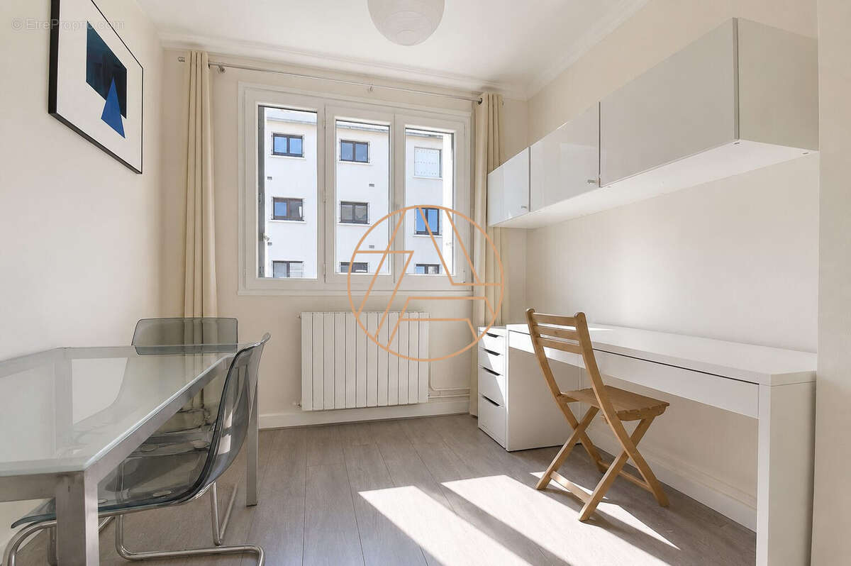 Appartement 107 m² à Saint-Maur-Des-Fosses  - photo 4
