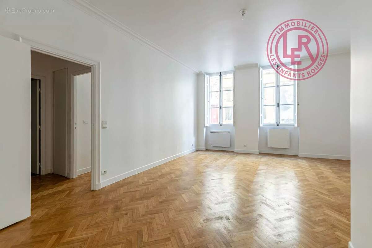 Appartement à PARIS-3E