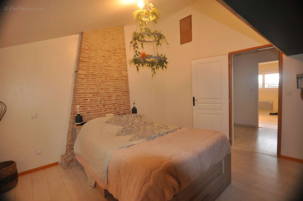 Maison de 187 m²  offrant 4 chambres avec piscine - photo 9