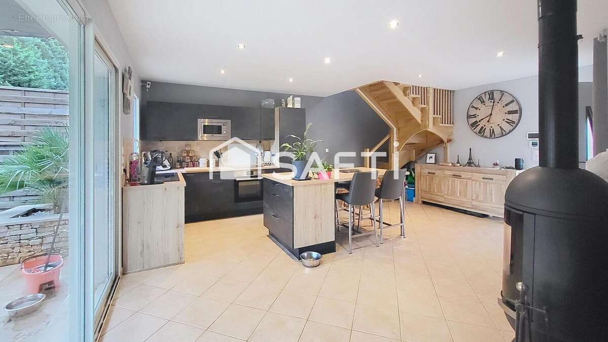 Photo 3 - Maison à SIGNES