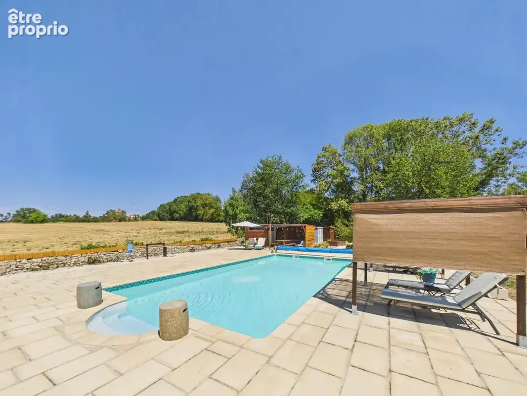 Charmante propriété avec deux maisons, grange et piscine chauffée - photo 12