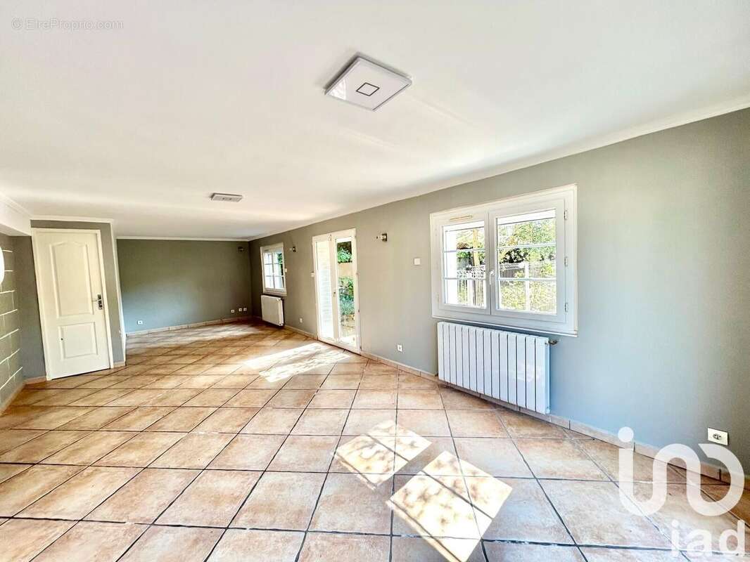 Photo 3 - Maison à DECINES-CHARPIEU