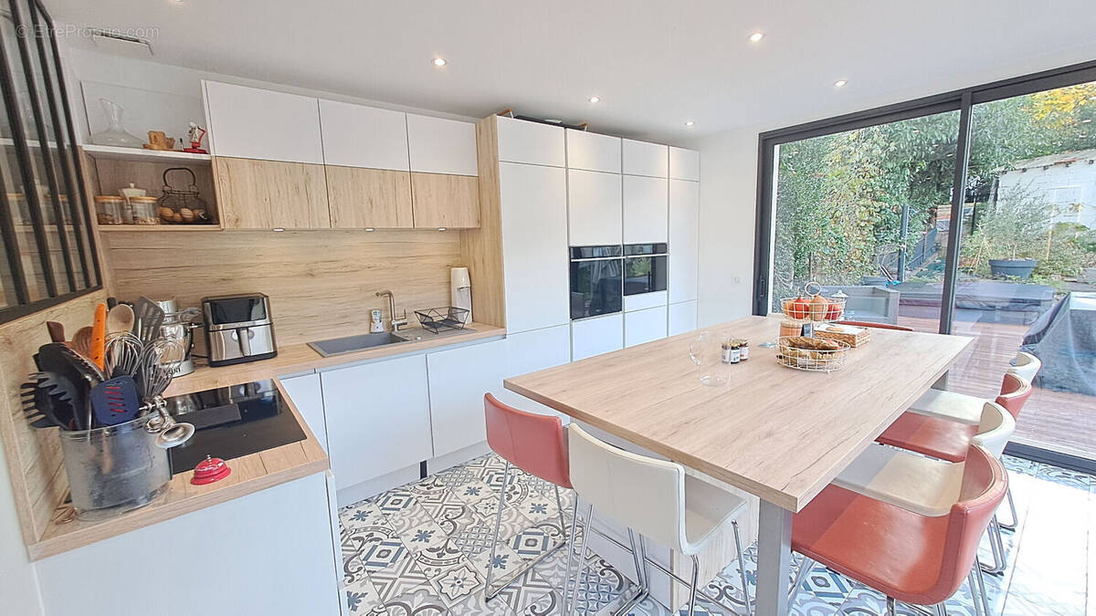 Maison à SAINT-REMY-LES-CHEVREUSE