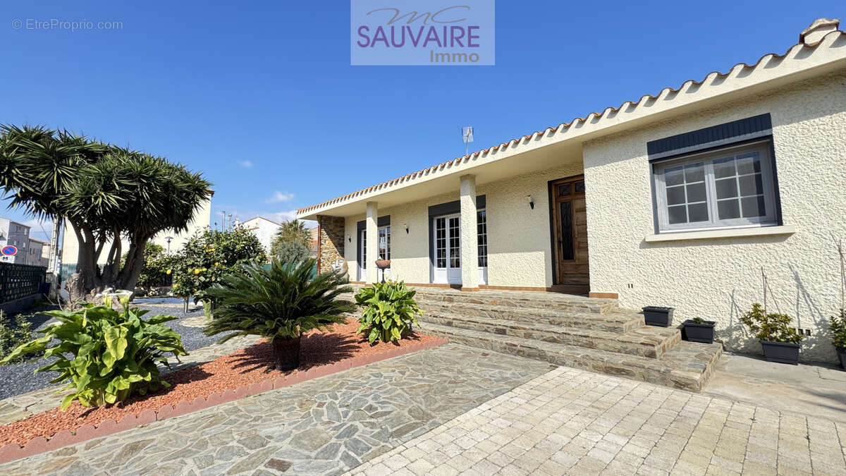 Maison à SAINT-LAURENT-DE-LA-SALANQUE
