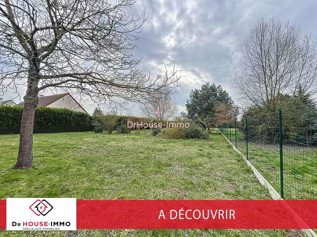 Terrain à COURCELLES-DE-TOURAINE