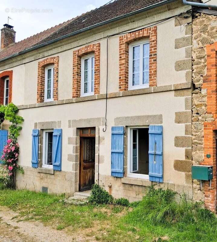 Maison à AHUN