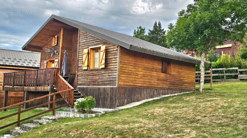 Maison à SAINT-LAURENT-EN-GRANDVAUX