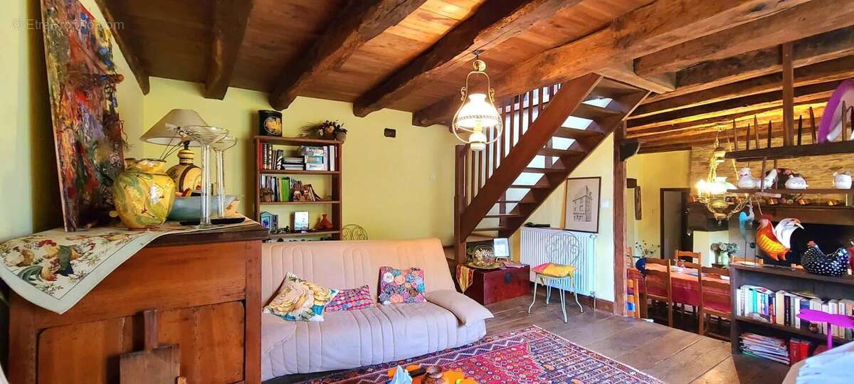 Maison à SAINT-YRIEIX-LA-PERCHE