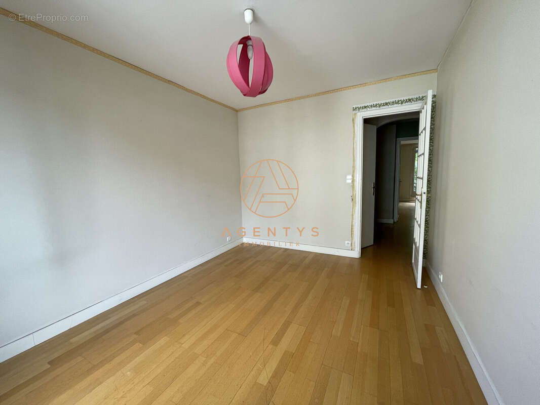 Appartement à SAINT-MAUR-DES-FOSSES