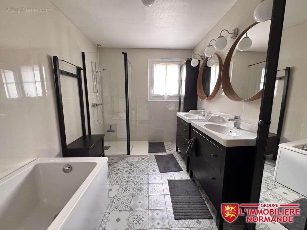 Maison à SAINT-MARCEL