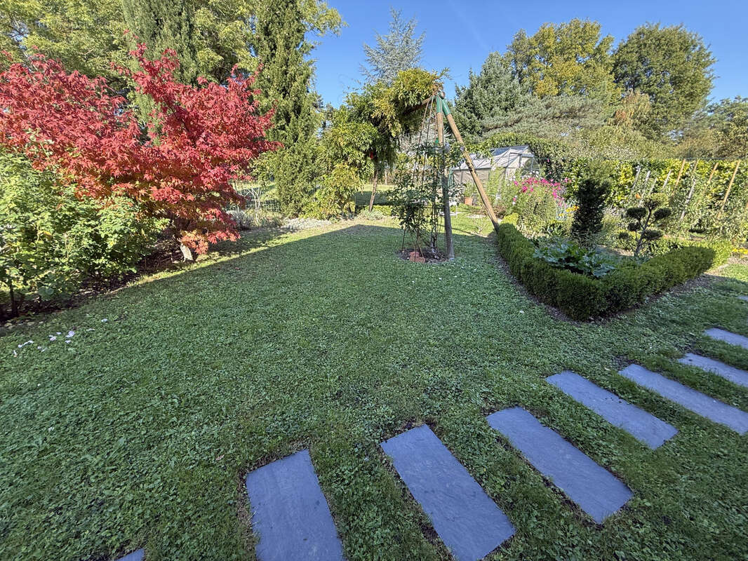 Maison à SAINT-JEAN-DE-BRAYE