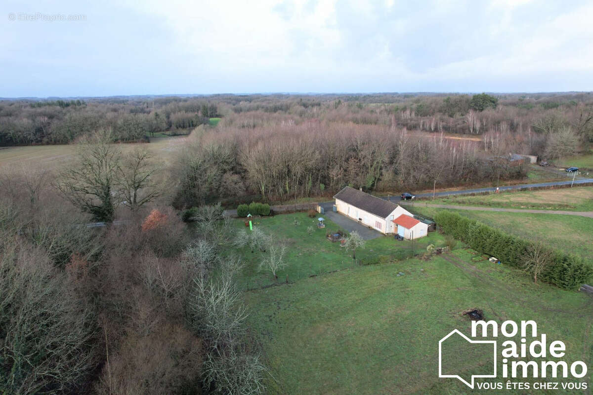 Maison à SAINT-PAUL-LA-ROCHE
