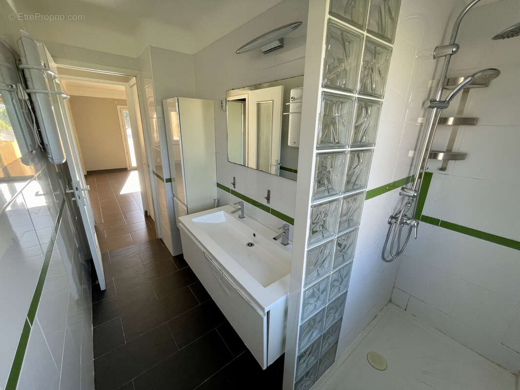 Appartement à MARSEILLE-12E