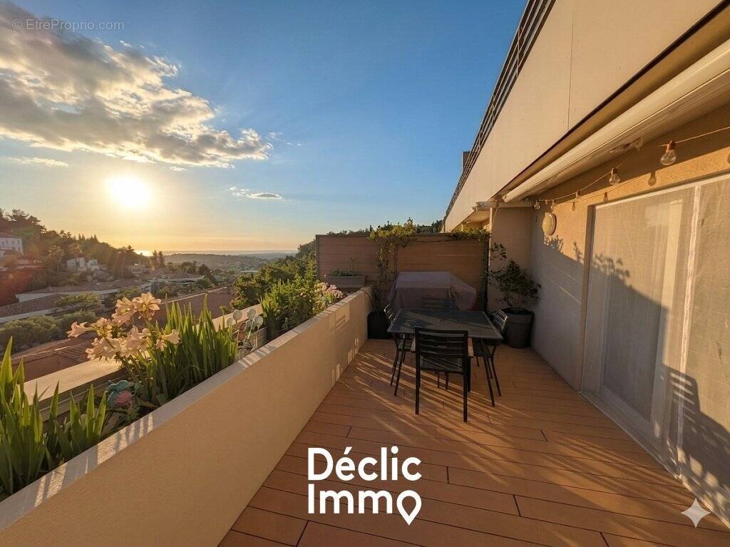 Appartement à CHATEAUNEUF-GRASSE