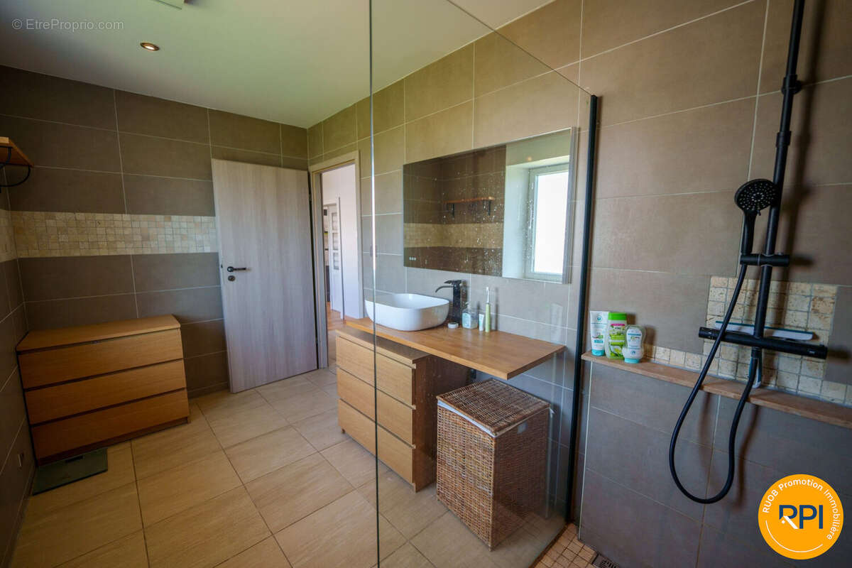 Maison 156 m² à Oeting  - photo 6
