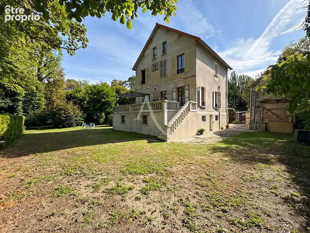Maison à JOUY-LE-MOUTIER