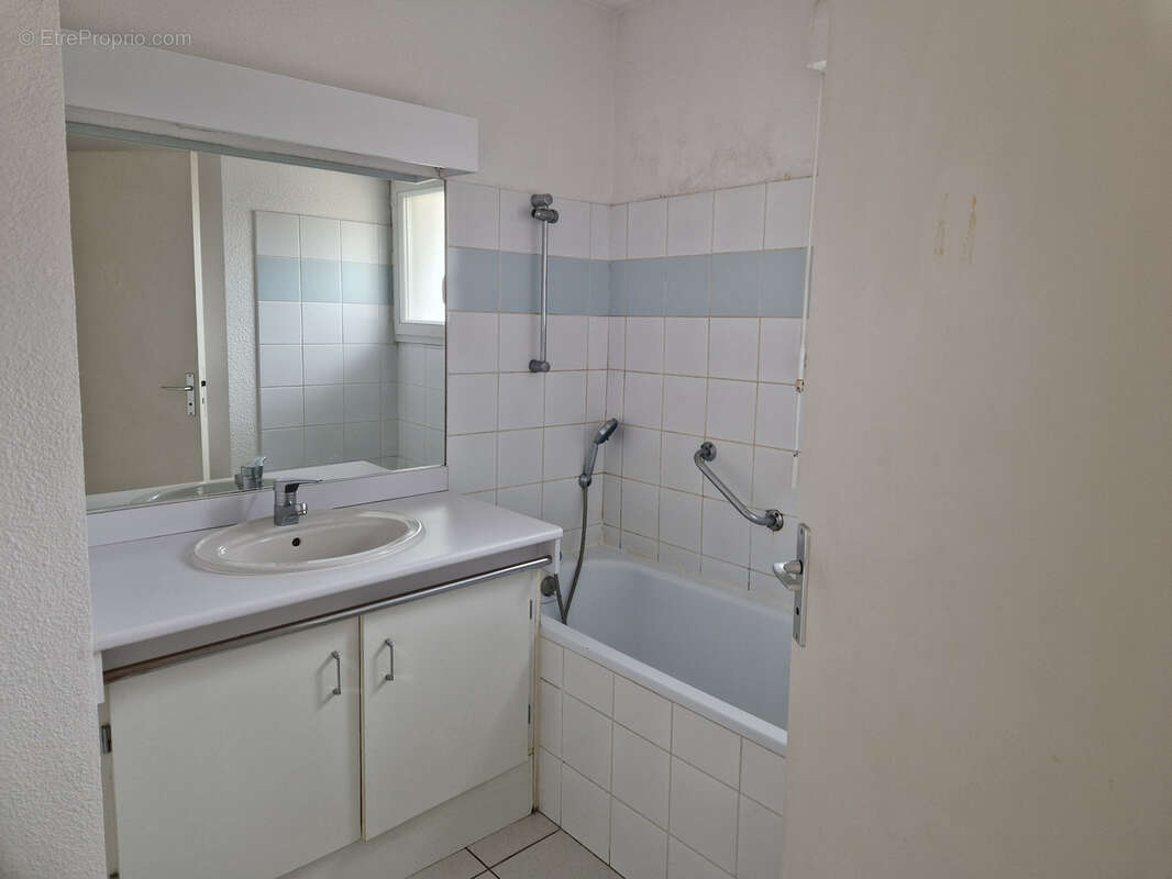 Appartement à SAINT-JEAN-D'ILLAC
