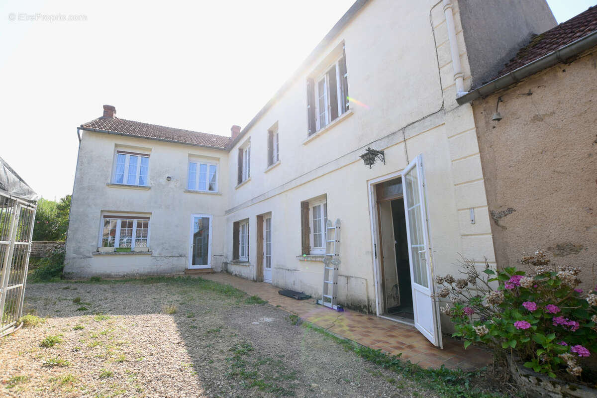 Guillon deux maisons sur 1 700 m2 de terrain - photo 2