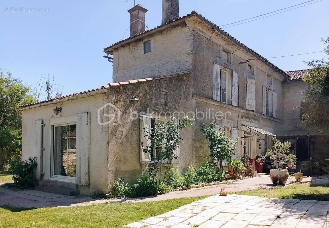 Maison à LA CHAPELLE